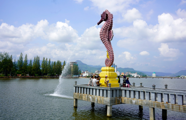 From Phnom Penh to Kampot Day Trip to Beautiful place with Guide